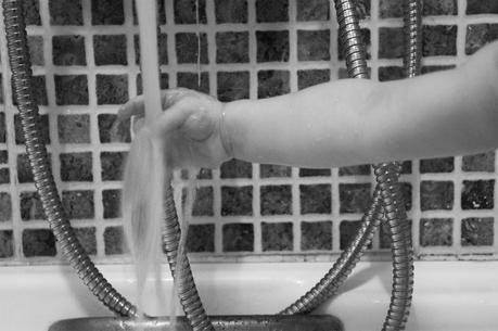 {MATERNITE} 18h30, l'heure du bain {MATERNITE} 18h30, l'heure du bain