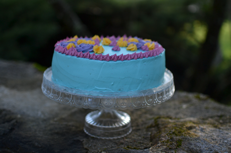 glaçage roses et fleurs. layer cake speculoos fruits rouges, tuto layer cake glaçage roses et fleurs. layer cake speculoos fruits rouges, tuto layer cake