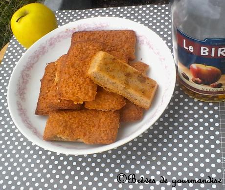 Financiers noisette, et pommes caramélisées au Birlou. Financiers noisette, et pommes caramélisées au Birlou.
