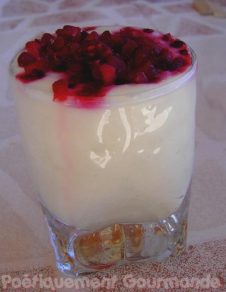 Mousse au chocolat blanc à la framboise Mousse au chocolat blanc à la framboise