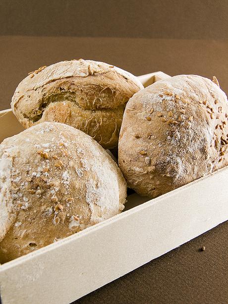 Petits pains sans pétrissage aux graines de sésame