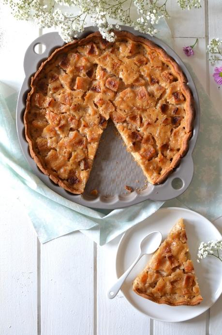 Tarte végétale aux pommes et à l'amande { Jeu-Concours Revol inside }