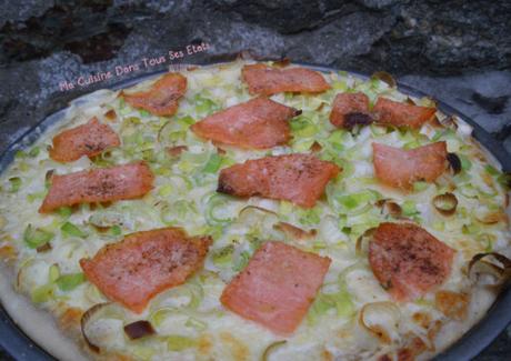Pizza saumon, poireau et crème d’ail