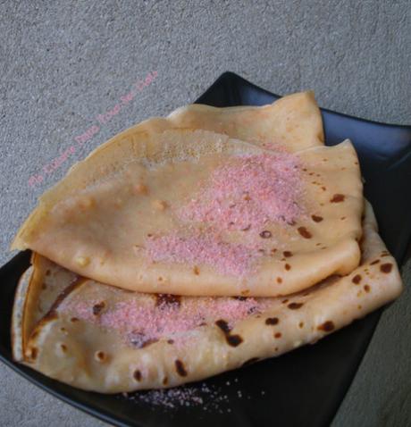 Crêpes à la poudre de biscuit rose