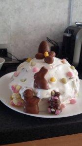 Jeudi des internautes :  mon pinata cake de Pâques revisité par Marie  et Laetitia