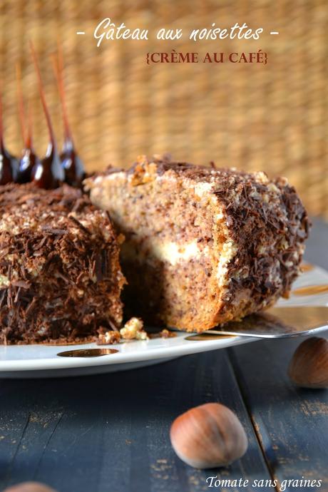 Gâteau aux noisettes et sa crème au café Gâteau aux noisettes et sa crème au café