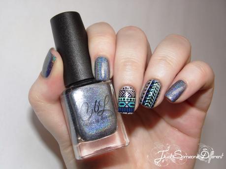 Reverse stamping week #1 - Aztec nails Reverse stamping week #1 - Aztec nails