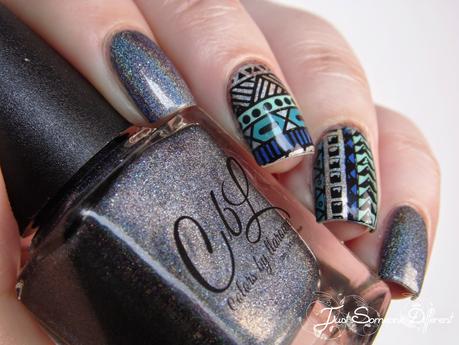 Reverse stamping week #1 - Aztec nails Reverse stamping week #1 - Aztec nails