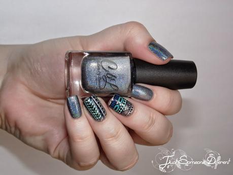 Reverse stamping week #1 - Aztec nails Reverse stamping week #1 - Aztec nails