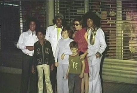 Foto de los Jackson 5 cuando vinieron a Panamá en el año 1974 Asistieron al desaparecido cine Lux para el estreno de la película Ben