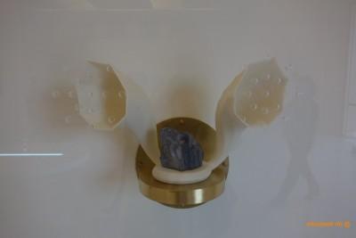 Philippe Lepeut, On Air, pierre de galène, coquillage,  laiton, verre et système de diffusion intégré, collection de l'artiste, 2014-2015