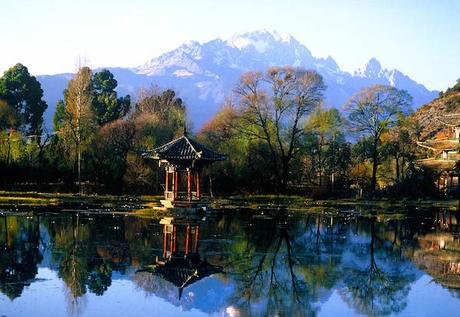 Black Dragon Pool, Lijiang, Yunnan, China (© Stefan Perneborg, Flickr)