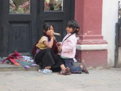 2 jeunes vendeuses des rues San Cristobal de las casas