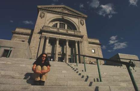 Balades à Montréal Julie devant l'oratoire
