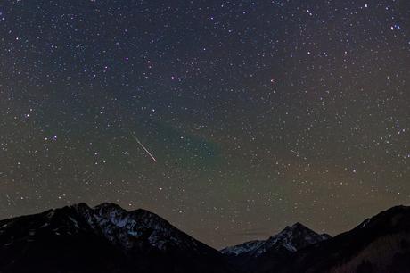 Les Lyrides, une des pluies d’étoiles filantes du printemps Meteor over Aspen Highlands