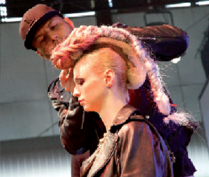 Faretra mise sur la tresse poisson au salon Beauté Sélection tresse