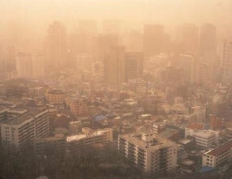 La menace du sable jaune La menace du sable jaune