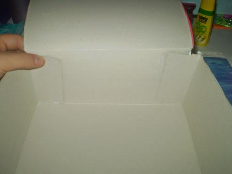 DIY : une boîte à partir d'un paquet de biscuit