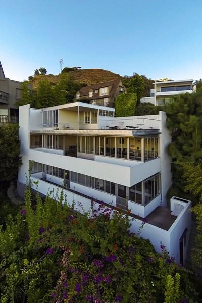 Maison d’architecte à flanc de colline