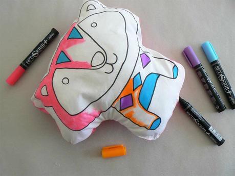 ★ DIY ★ Le coussin à colorier 11
