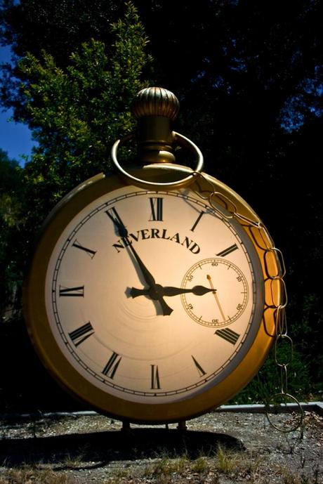 the-neverland-ranch-clock