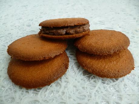 tuiles framboise fourrées au chocolat noir 100% cacao à seulement 40 kcal (diététique, sans sucre ajouté) P1200152