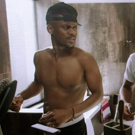 Black M torse nu dans le clip de son morceau 'C'est Tout Moi' Black M torse nu dans le clip de son morceau 'C'est Tout Moi'