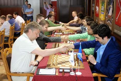 Shirov défait Kramnik dans la 1e ronde des Championnats de Russie par équipes - Photo © Le site officiel  
