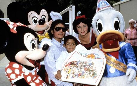 October-1984-Michael-Jackson-and-Emanuel-Lewis-at-Disney-World-michael-jackson-7429338-1946-1224
