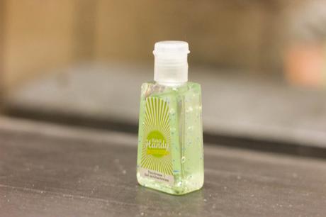 La glossybox Garden Party gel mains