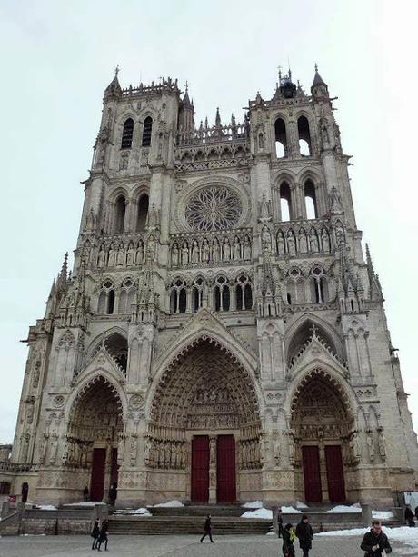 Amiens : sa cathédrale Notre-Dame et la maison de Jules Verne Amiens : sa cathédrale Notre-Dame et la maison de Jules Verne