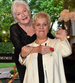 Line Renaud a remis la Légion d'honneur à Mimie Mathy Line Renaud a remis la Légion d'honneur à Mimie Mathy