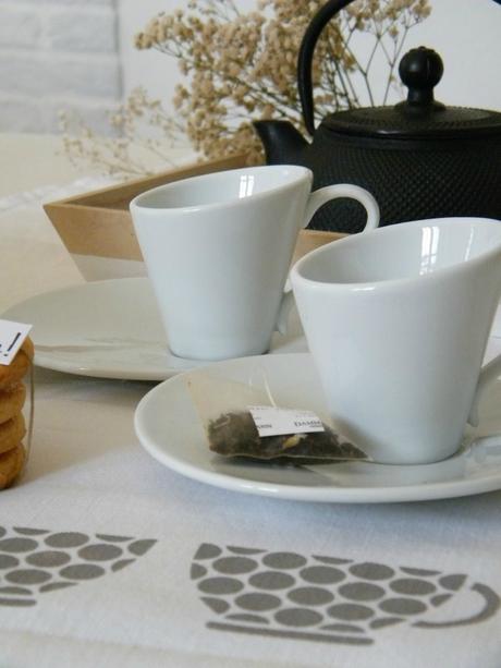 TEA TIME ...
One moment please ...
(boite à t... teatime4