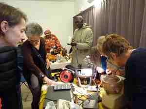 Répar’Café 17 mai 2015 de 14h30 à 17h30 au LUPS (Local à Usages Partagés et Solidaires) 14 rue Eugène Varlin à Montreuil Répar’Café 17 mai 2015 de 14h30 à 17h30 au LUPS (Local à Usages Partagés et Solidaires) 14 rue Eugène Varlin à Montreuil