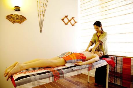 Massage des épaules au Lanqi Spa vf