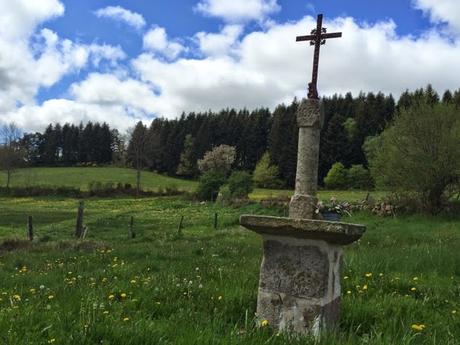 Chapelles et croix du Forez Chapelles et croix du Forez