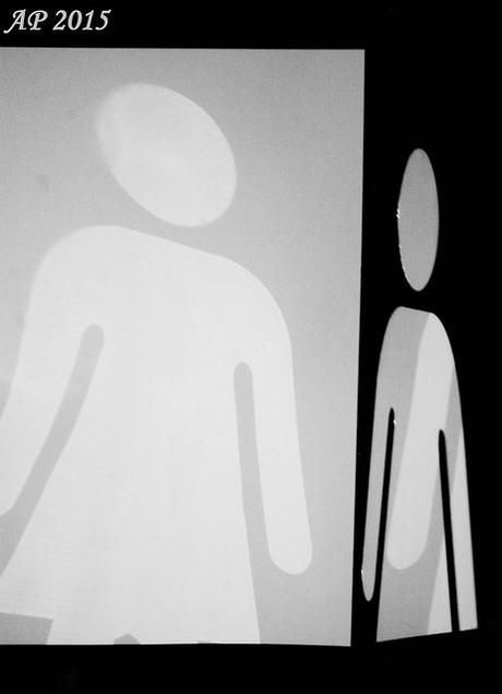 Femme / Woman Jeu de miroir / Mirror Game