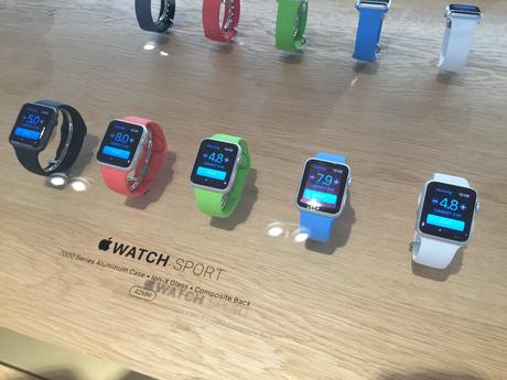 Des accessoires pour votre Apple Watch ! Apple-Watch-dans-vitrine-3