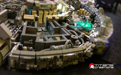 Un Faucon Millénium de plus de 10 000 pièces de LEGO créé par des passionnés Un Faucon Millénium de plus de 10 000 pièces de LEGO créé par des passionnés
