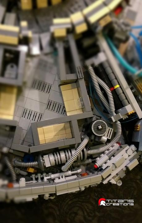 Un Faucon Millénium de plus de 10 000 pièces de LEGO créé par des passionnés Un Faucon Millénium de plus de 10 000 pièces de LEGO créé par des passionnés