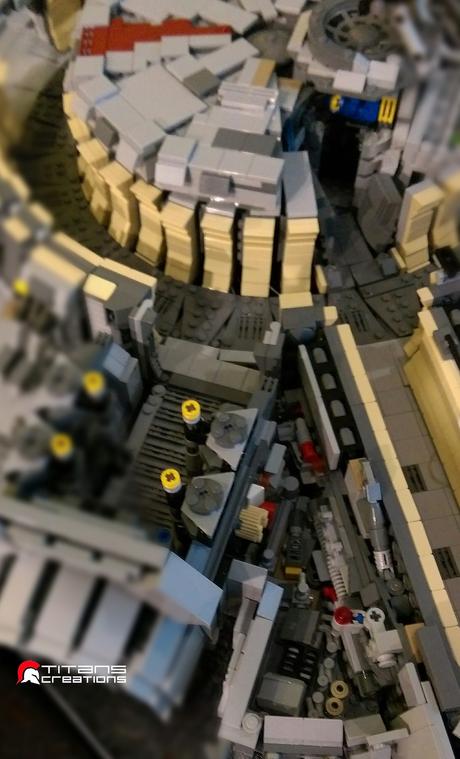 Un Faucon Millénium de plus de 10 000 pièces de LEGO créé par des passionnés Un Faucon Millénium de plus de 10 000 pièces de LEGO créé par des passionnés