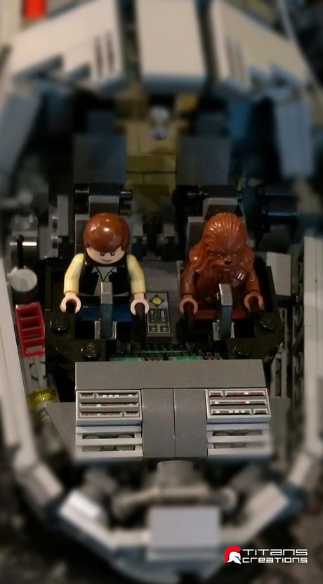 Un Faucon Millénium de plus de 10 000 pièces de LEGO créé par des passionnés Un Faucon Millénium de plus de 10 000 pièces de LEGO créé par des passionnés