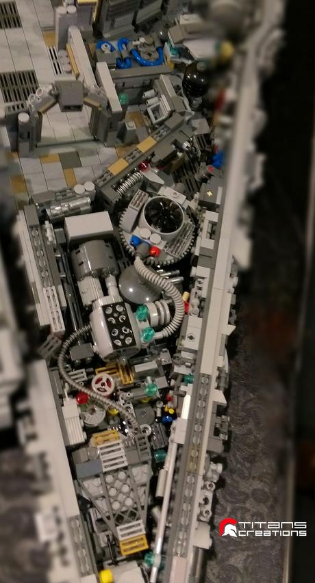 Un Faucon Millénium de plus de 10 000 pièces de LEGO créé par des passionnés Un Faucon Millénium de plus de 10 000 pièces de LEGO créé par des passionnés