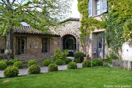 Les Rosées, à Mougins : une parenthèse qui fait du bien Les Rosées, à Mougins : une parenthèse qui fait du bien