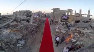 [VIDEO] Tapis rouge au beau milieu des ruines de Gaza, un pied de nez au Festival de Cannes