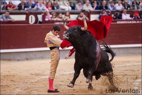 MADRID : IMPORTANTE FAENA DE JOSELITO ADAME foto5