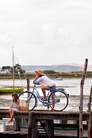 Bon plan ! Vivez le Bassin d'Arcachon à bicyclette : sa lagune remarquable, ses paysages merveilleux, ses huîtres gourmandes...