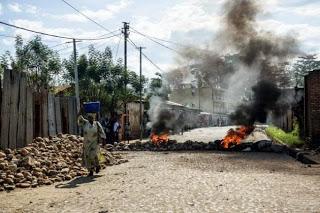 Burundi: l'issue du coup d'Etat incertaine, des médias visés lors des affrontements