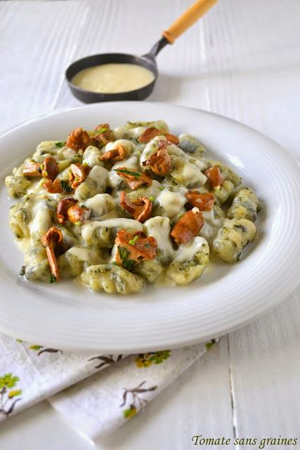 Gnocchis verts ou « merda de can », girolles et sauce à la tomme de Savoie Gnocchis verts ou « merda de can », girolles et sauce à la tomme de Savoie