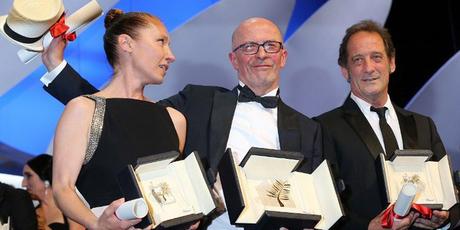 Cinéma : 68è festival de Cannes, Le palmarès Emmanuelle Bercot, Jacques Audiard et Vincent Lindon à la cérémonie de cloture du festival de cannes © VALERY HACHE / AFP
